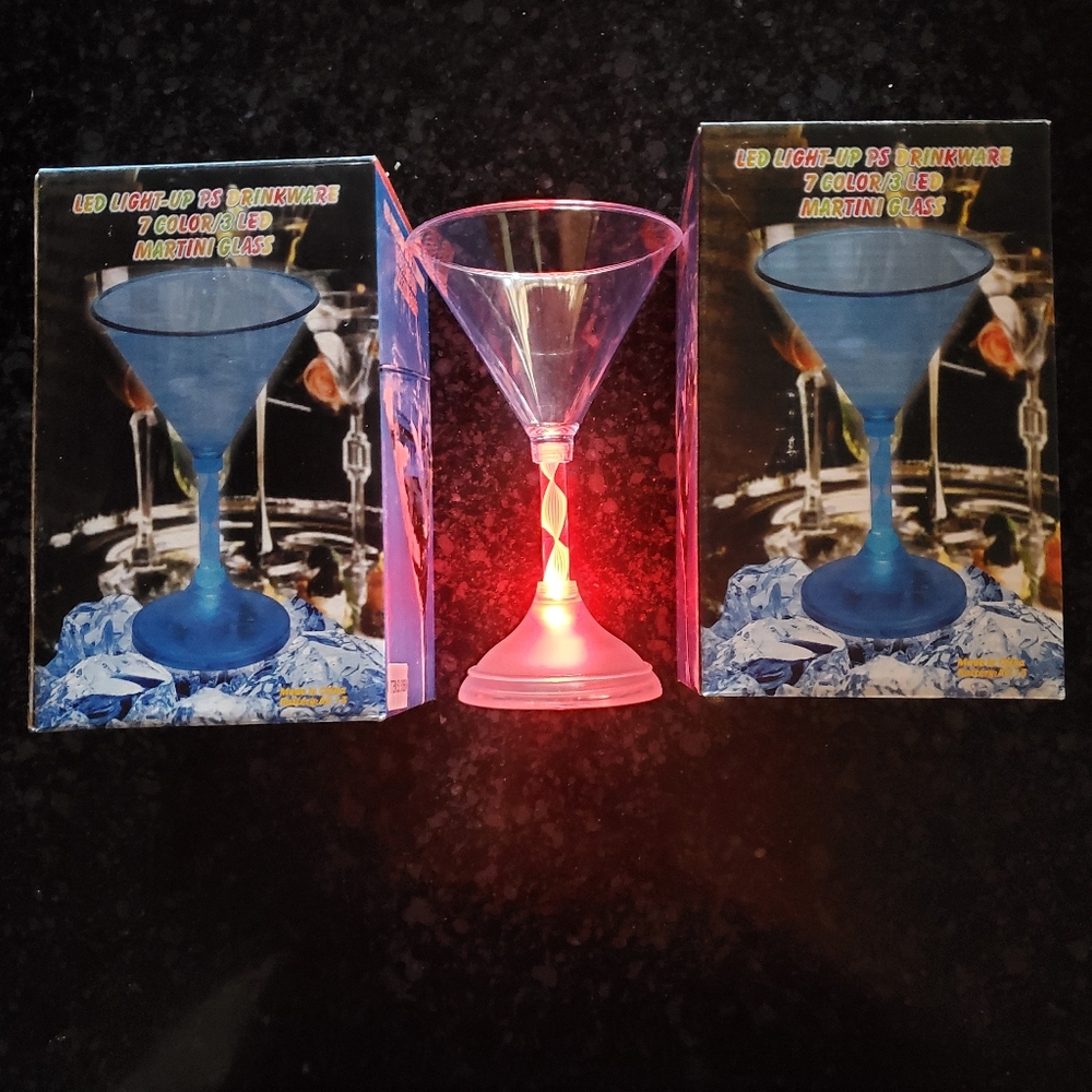 Light Up Martini Glasses - 7 Color - 3 LED - Plastic - Pack Of 4 - RRR Glasses